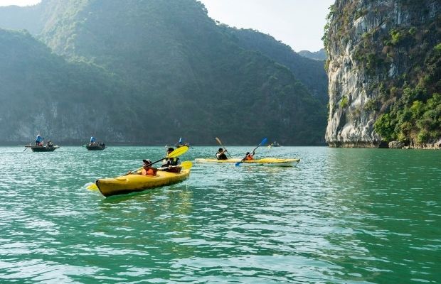 Joining kayaking with Heritage Cruise